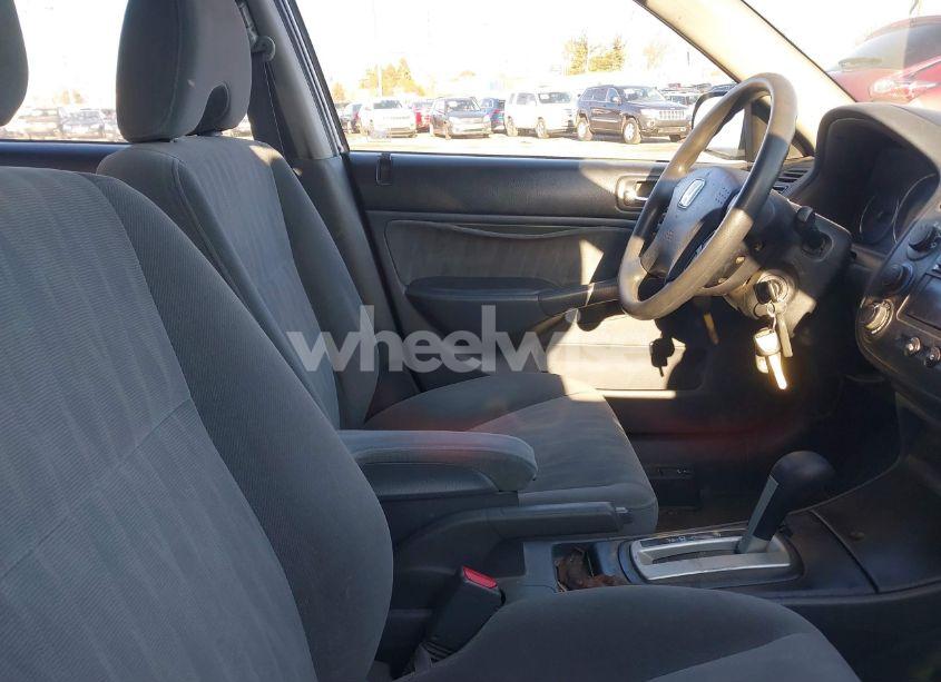 Photo 5 of 2005 Honda Civic LX (VIN 2HGES16585H623704)