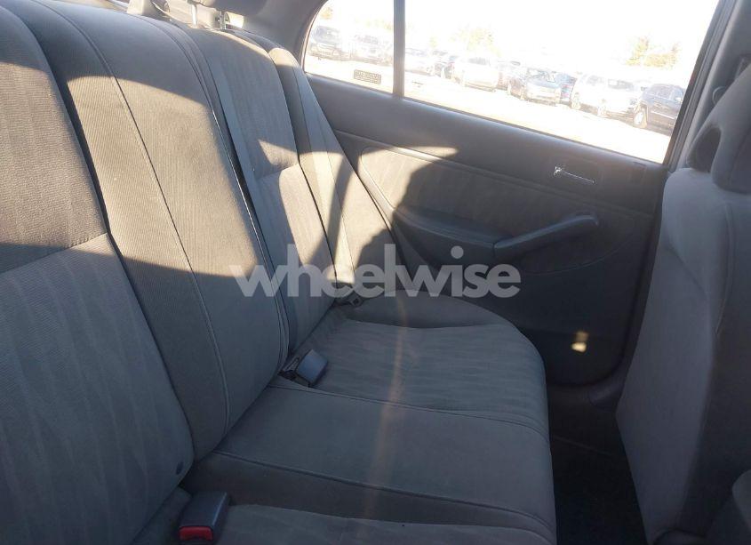 Photo 8 of 2005 Honda Civic LX (VIN 2HGES16585H623704)