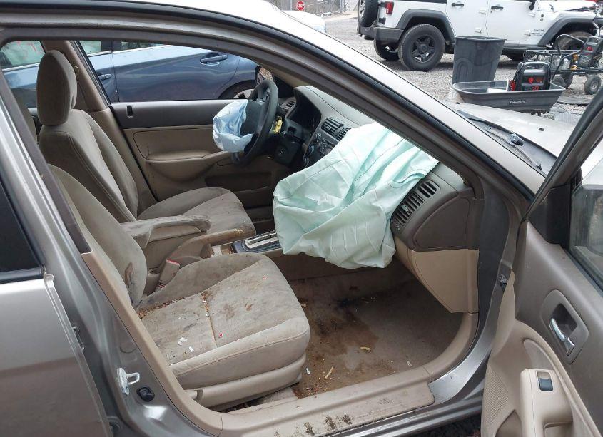 Photo 5 of 2003 Honda Civic LX (VIN 2HGES16593H586174)