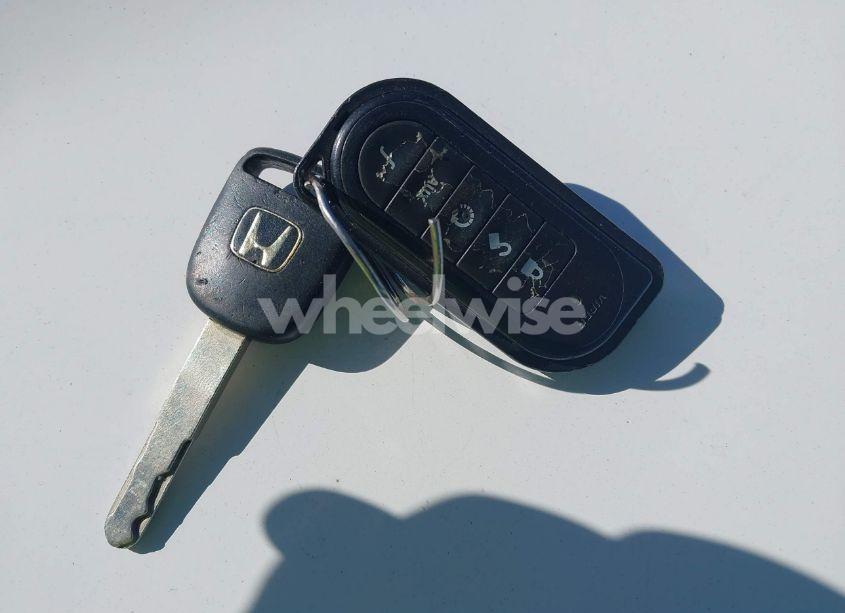 Photo 10 of 2004 Honda Civic LX (VIN 2HGES16594H525294)