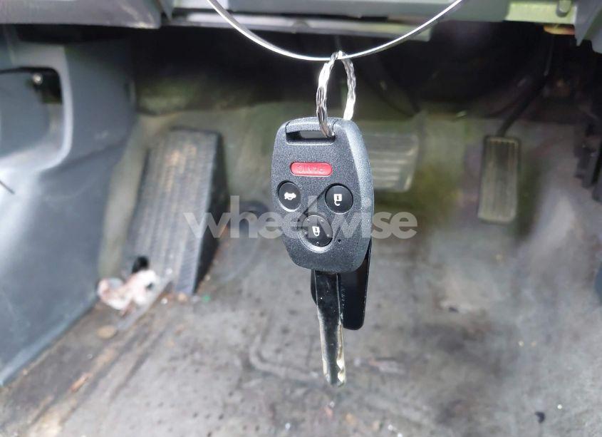 Photo 11 of 2005 Honda Civic LX (VIN 2HGES16595H566803)