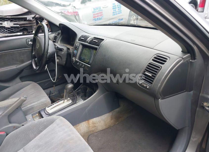 Photo 5 of 2005 Honda Civic LX (VIN 2HGES16595H584394)