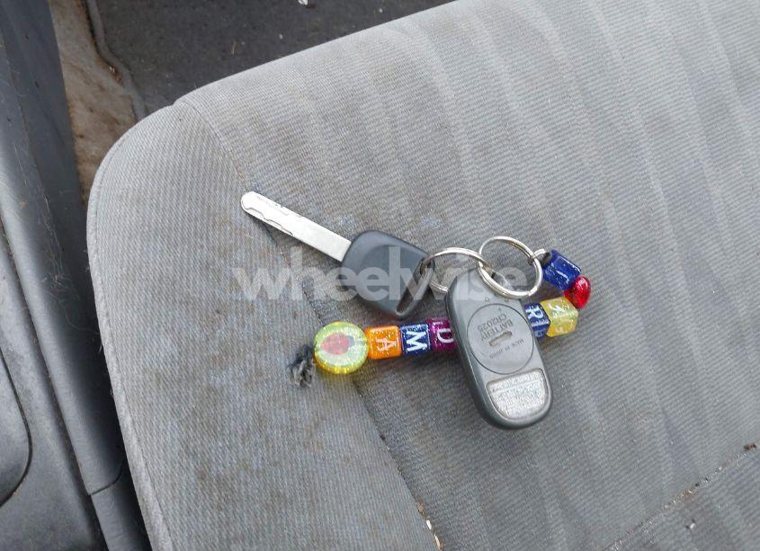 Photo 11 of 2005 Honda Civic LX (VIN 2HGES16595H633903)