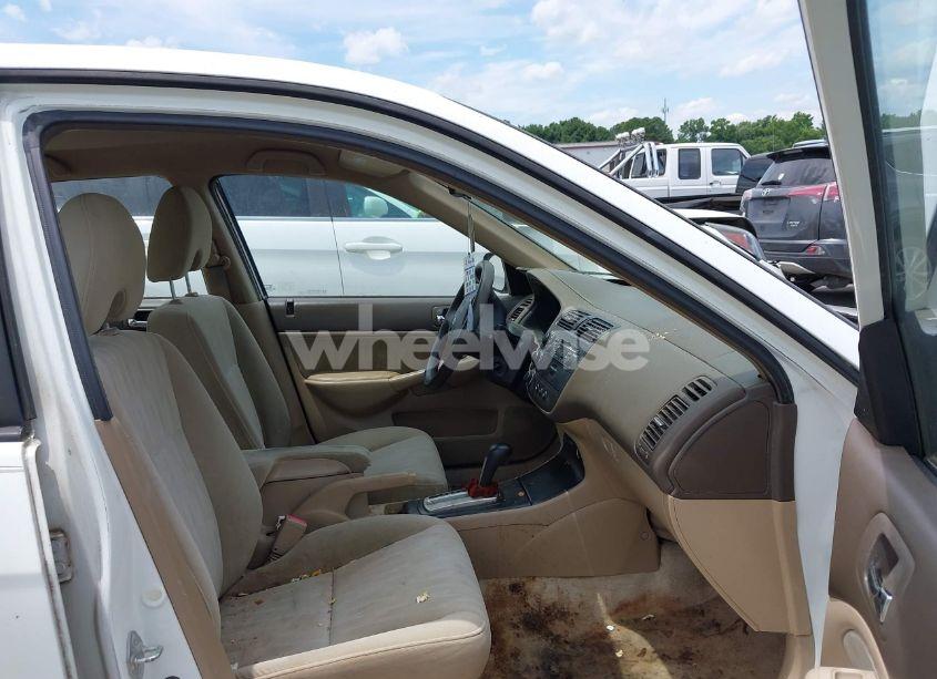 Photo 5 of 2005 Honda Civic LX (VIN 2HGES165X5H623610)