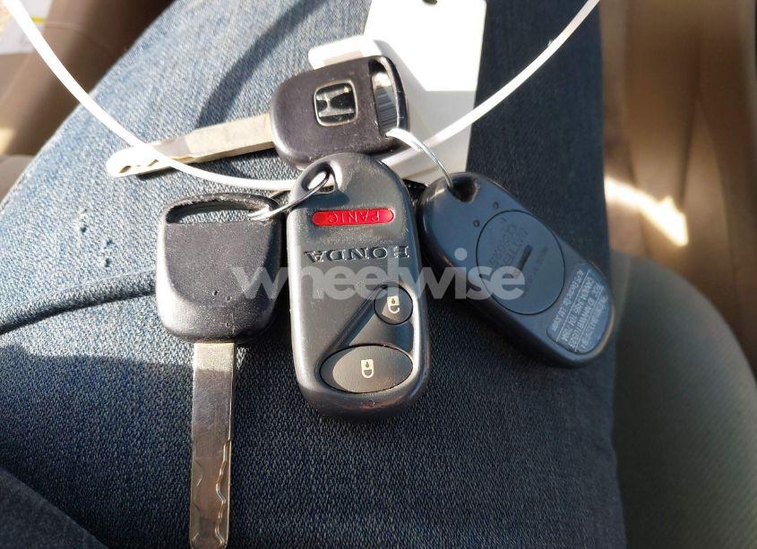 Photo 11 of 2005 Honda Civic LX (VIN 2HGES16645H630173)