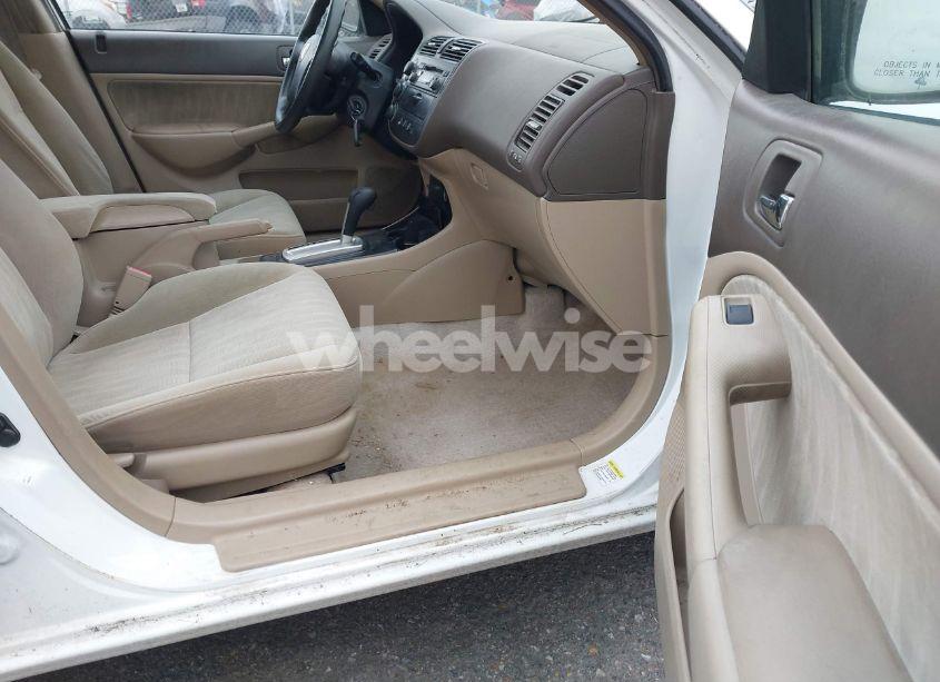 Photo 5 of 2005 Honda Civic LX (VIN 2HGES16655H504596)