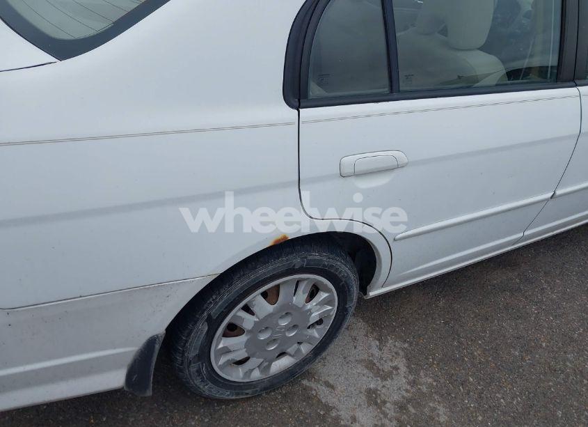 Photo 6 of 2005 Honda Civic LX (VIN 2HGES16655H504596)