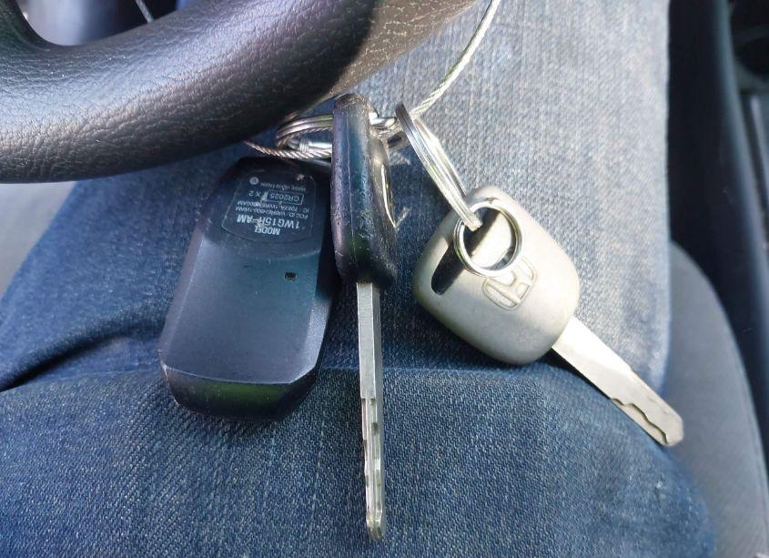 Photo 11 of 2005 Honda Civic LX (VIN 2HGES16655H555824)