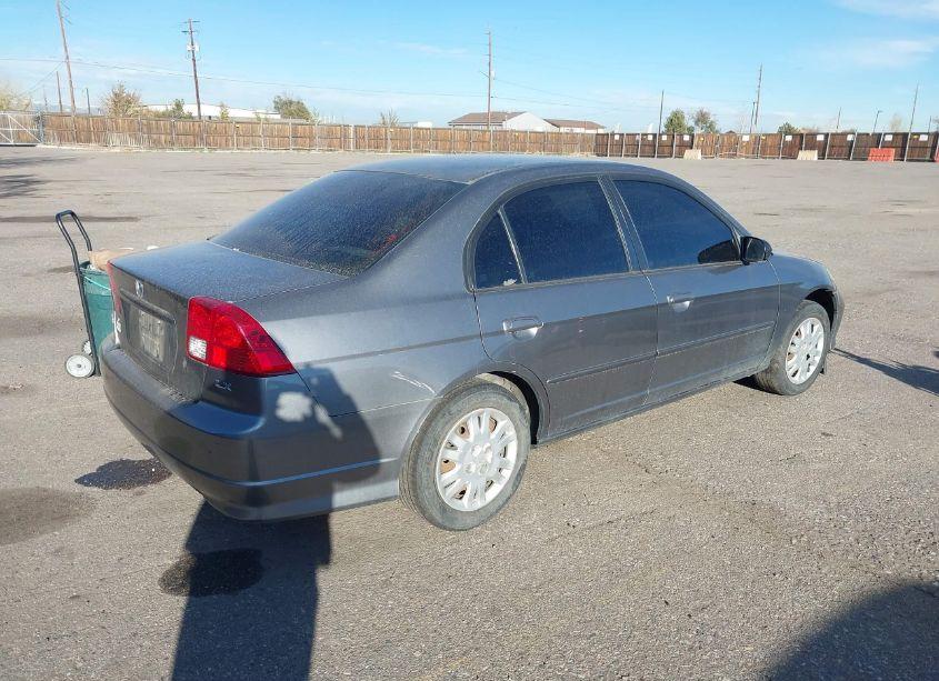 Photo 4 of 2005 Honda Civic LX (VIN 2HGES16655H555824)