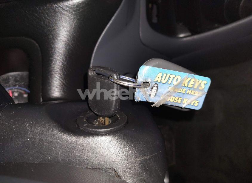 Photo 11 of 2005 Honda Civic LX (VIN 2HGES16655H599726)