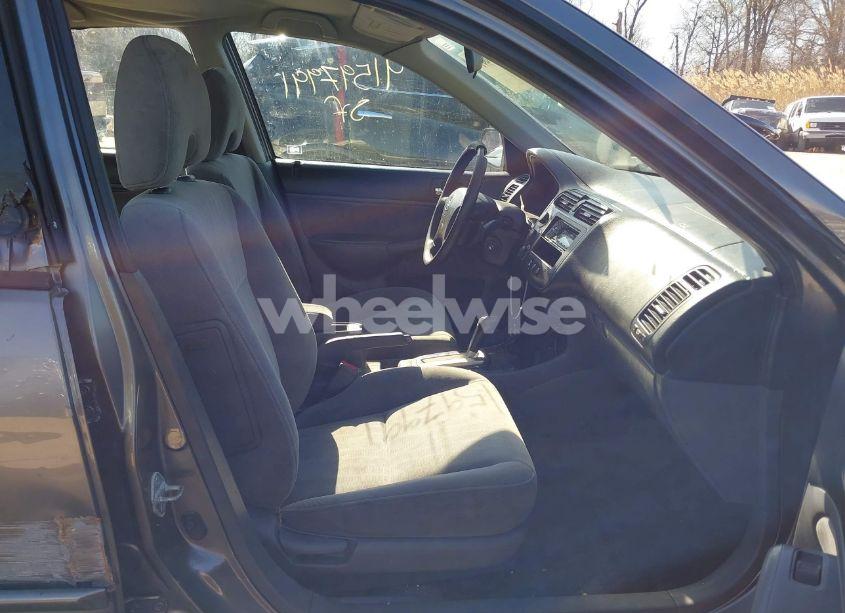 Photo 5 of 2004 Honda Civic LX (VIN 2HGES16664H624292)