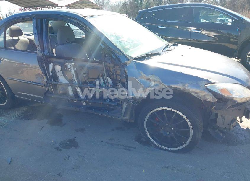 Photo 6 of 2004 Honda Civic LX (VIN 2HGES16664H624292)