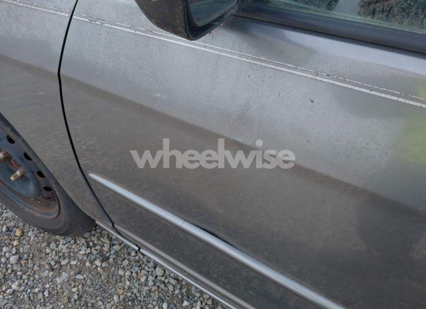 Photo 13 of 2005 Honda Civic LX (VIN 2HGES16675H616171)