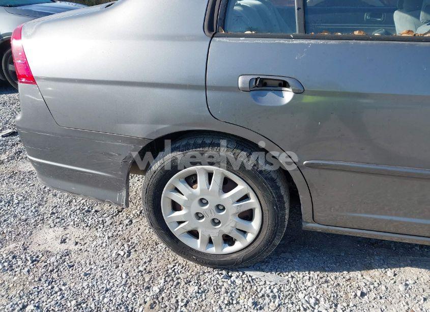 Photo 13 of 2004 Honda Civic LX (VIN 2HGES16684H502937)