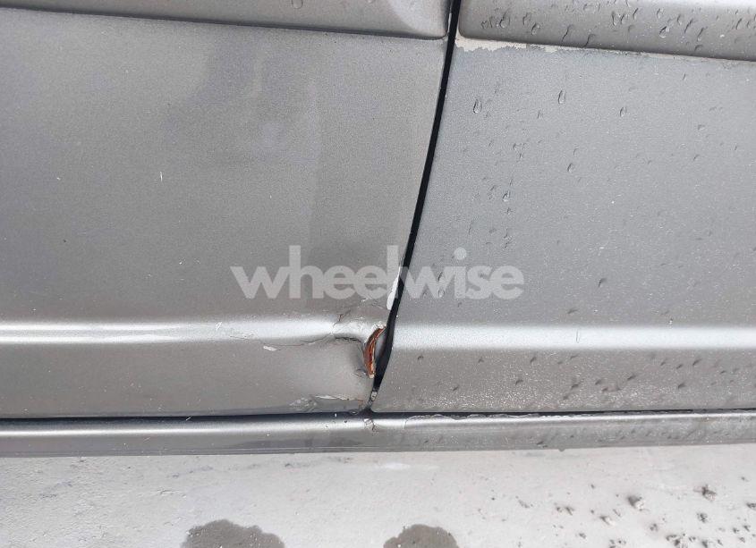 Photo 12 of 2005 Honda Civic LX (VIN 2HGES16685H542016)