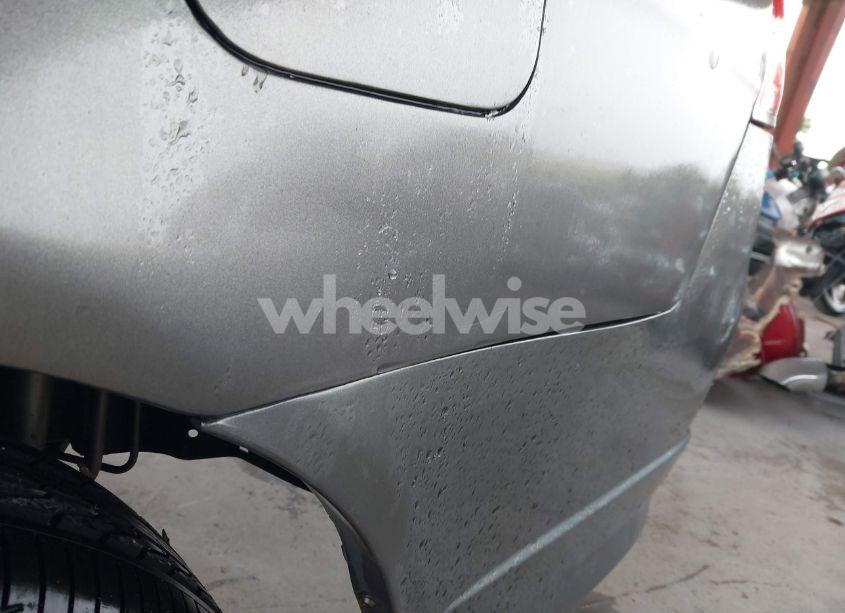 Photo 13 of 2005 Honda Civic LX (VIN 2HGES16685H542016)