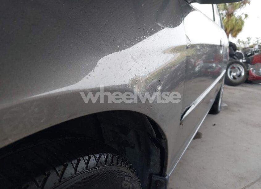 Photo 16 of 2005 Honda Civic LX (VIN 2HGES16685H542016)