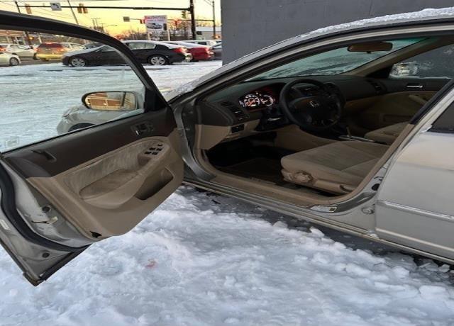 Photo 5 of 2005 Honda Civic EX (VIN 2HGES26795H565285)