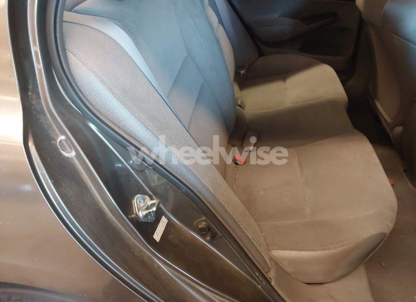 Photo 8 of 2006 Honda Civic LX (VIN 2HGFA16516H526725)