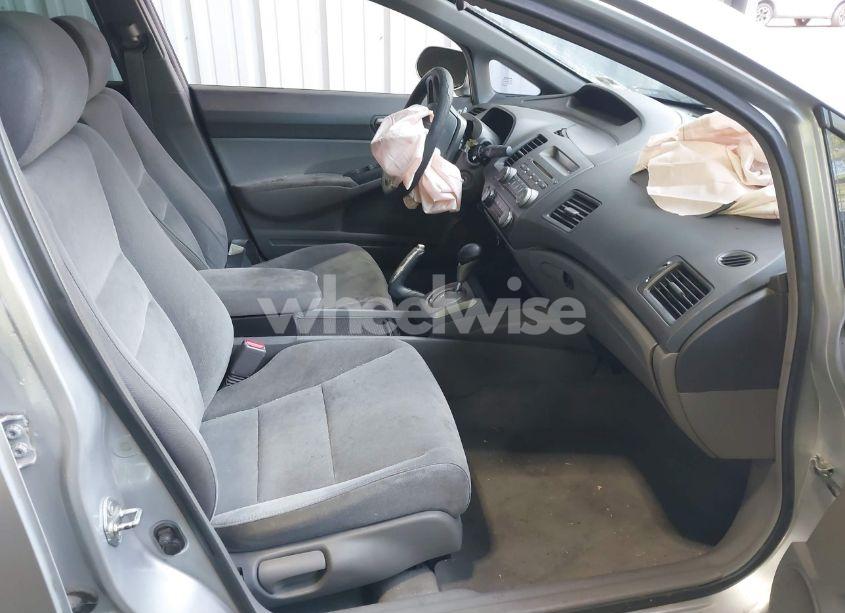 Photo 5 of 2008 Honda Civic LX (VIN 2HGFA16518H304625)