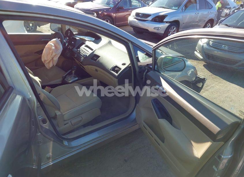 Photo 5 of 2006 Honda Civic LX (VIN 2HGFA16556H503903)