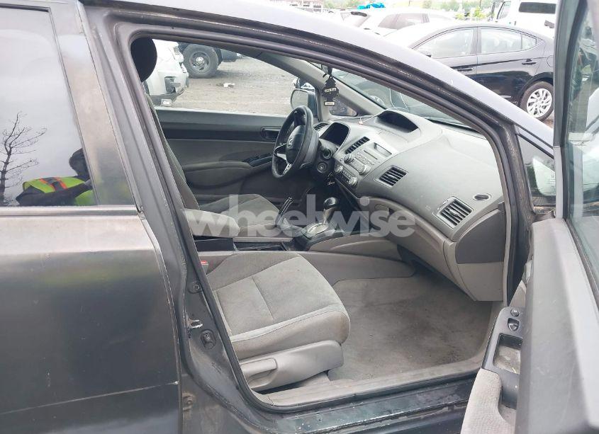 Photo 5 of 2010 Honda Civic DX-G (VIN 2HGFA1F44AH047635)