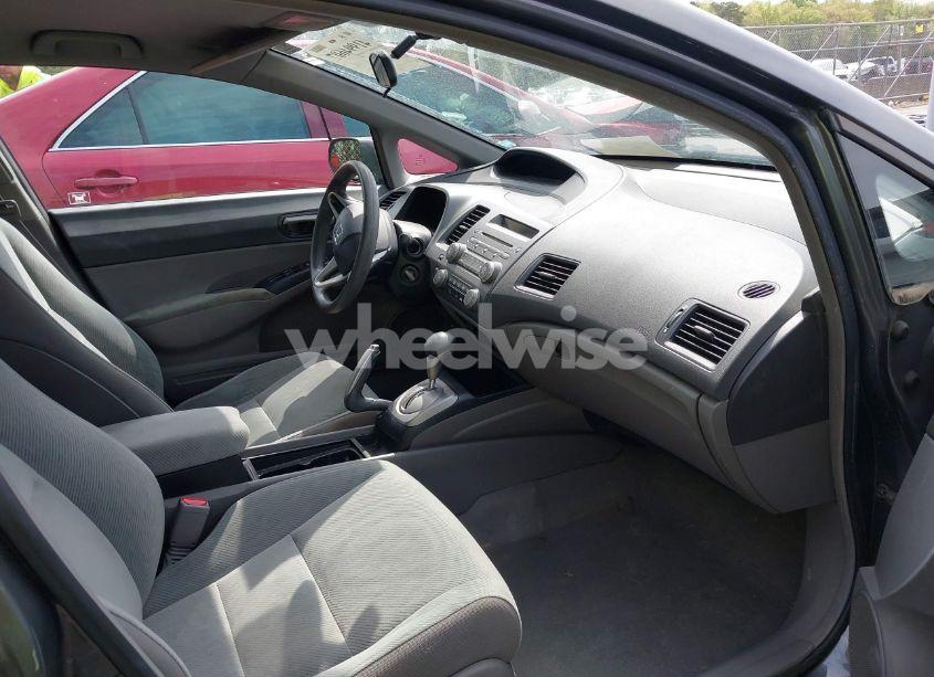 Photo 5 of 2010 Honda Civic LX (VIN 2HGFA1F51AH319504)