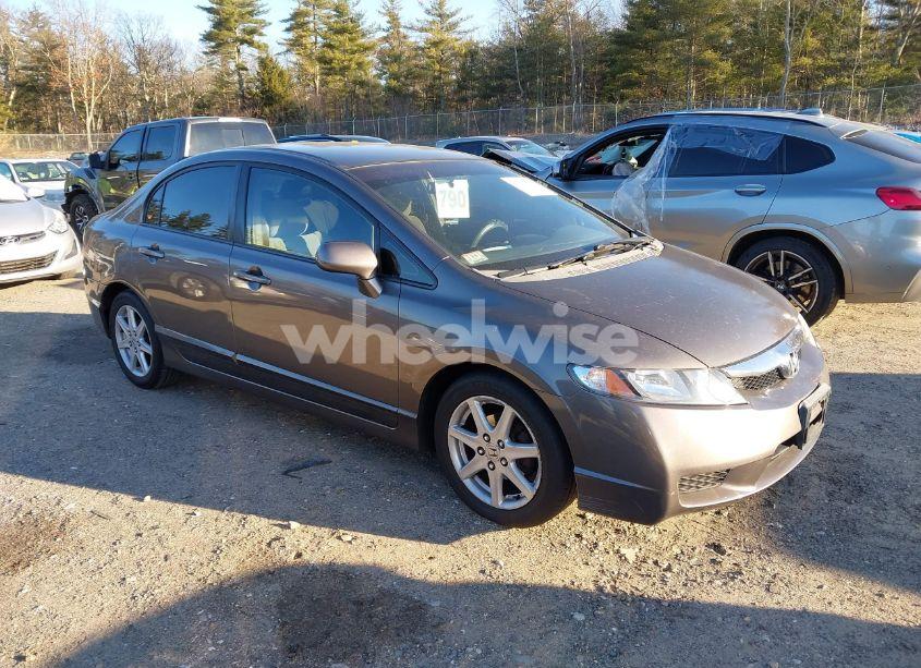 2010 Honda Civic LX (VIN 2HGFA1F51AH517452) main photo