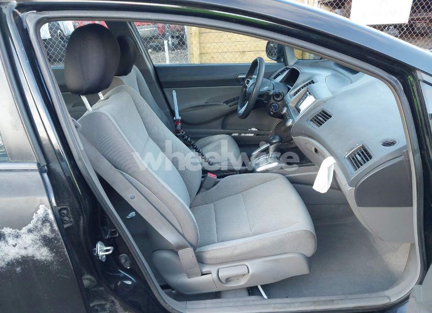 Photo 5 of 2010 Honda Civic LX (VIN 2HGFA1F51AH528211)