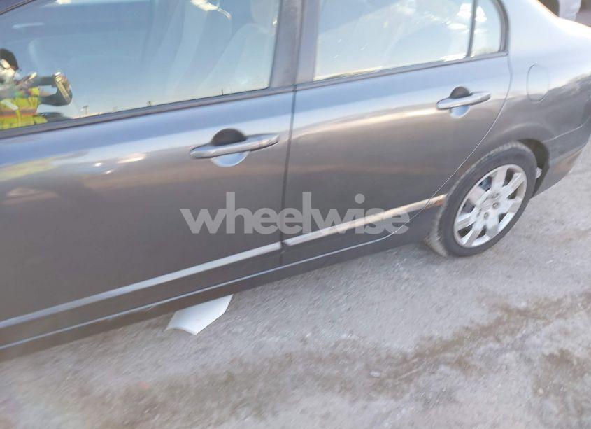 Photo 6 of 2010 Honda Civic LX (VIN 2HGFA1F52AH325716)