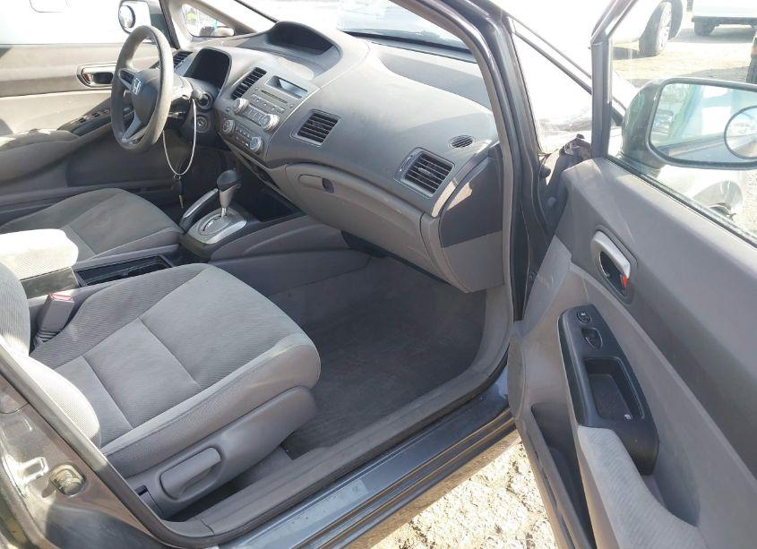 Photo 5 of 2011 Honda Civic LX (VIN 2HGFA1F52BH303779)