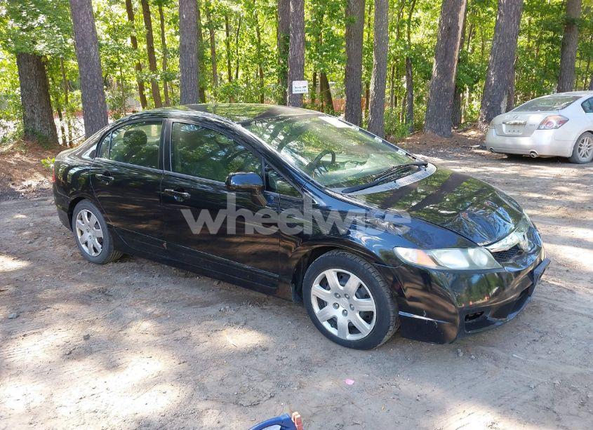 2010 Honda Civic LX (VIN 2HGFA1F53AH512270) main photo