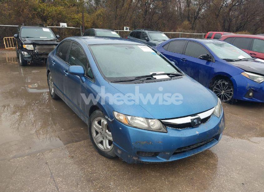 2010 Honda Civic LX (VIN 2HGFA1F55AH307775) main photo