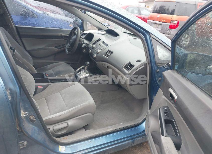 Photo 5 of 2010 Honda Civic LX (VIN 2HGFA1F55AH307775)