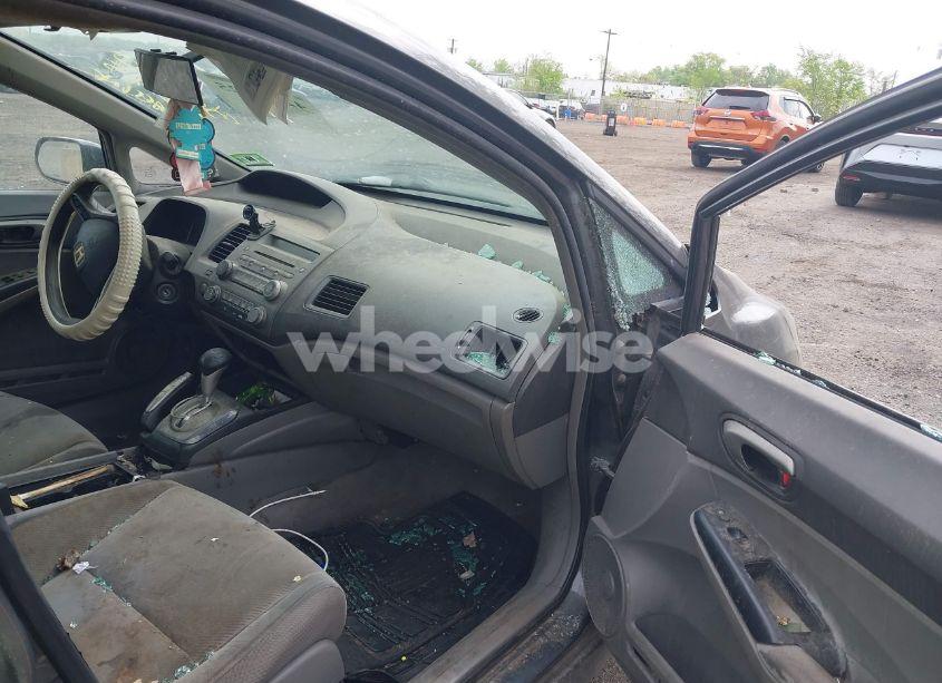 Photo 5 of 2010 Honda Civic LX (VIN 2HGFA1F55AH579324)