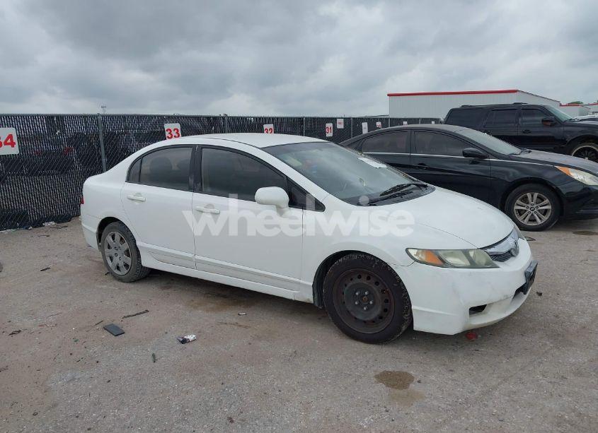 2010 Honda Civic LX (VIN 2HGFA1F57AH547670) main photo