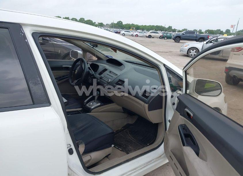 Photo 5 of 2010 Honda Civic LX (VIN 2HGFA1F57AH547670)