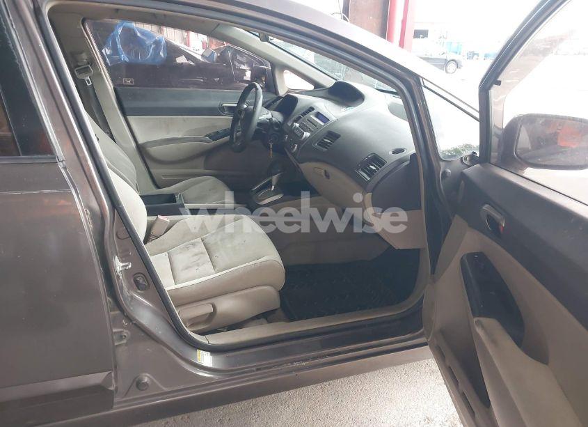 Photo 5 of 2010 Honda Civic LX (VIN 2HGFA1F57AH557857)