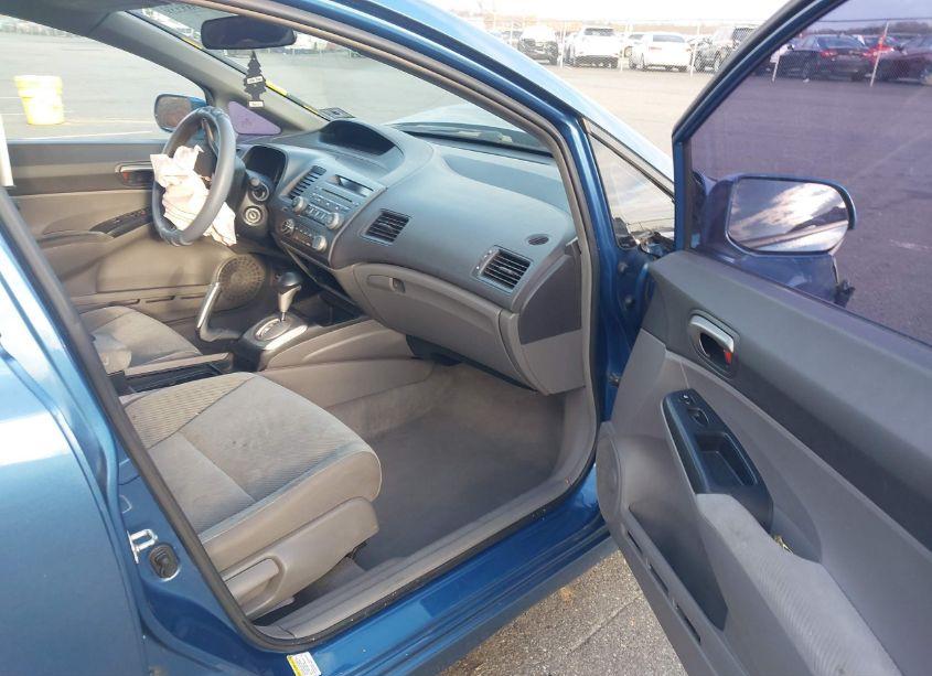 Photo 5 of 2011 Honda Civic LX (VIN 2HGFA1F57BH504755)