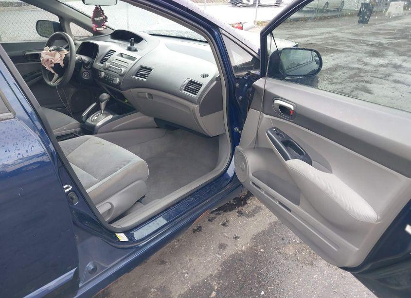 Photo 5 of 2011 Honda Civic LX (VIN 2HGFA1F58BH546402)