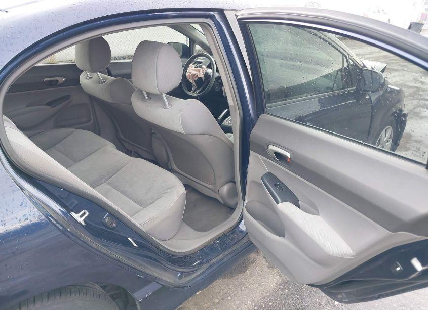 Photo 8 of 2011 Honda Civic LX (VIN 2HGFA1F58BH546402)