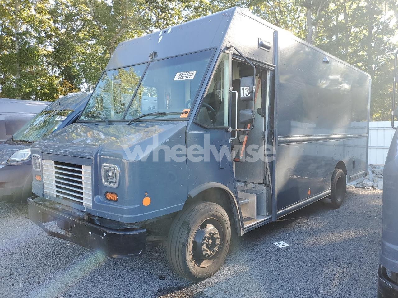 2020 FORD F59 (VIN 2HGFB2E51DH015629) main photo