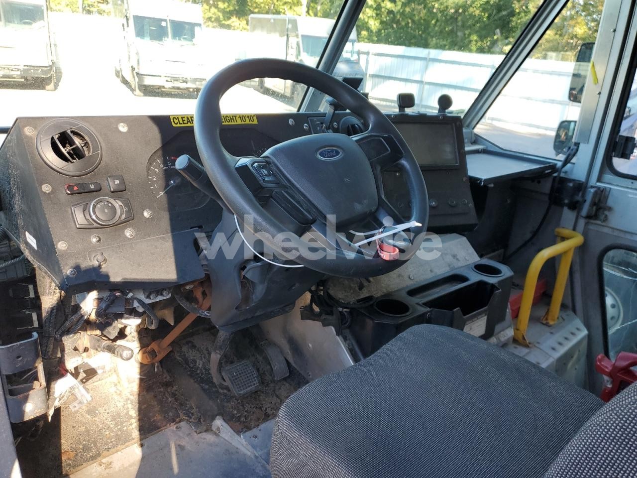 Photo 8 of 2020 FORD F59 (VIN 2HGFB2E51DH015629)