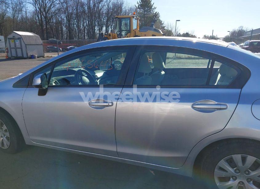 Photo 13 of 2012 Honda Civic LX (VIN 2HGFB2F50CH301713)