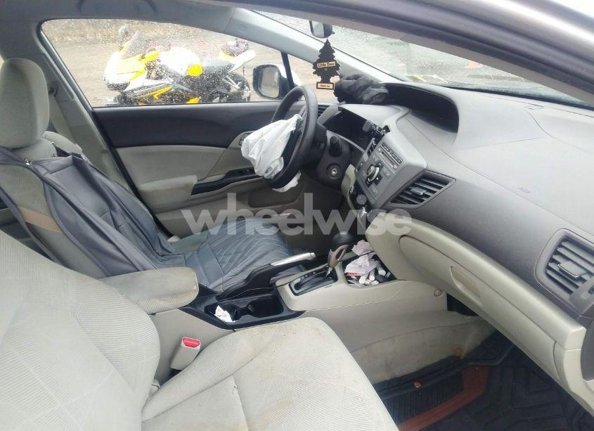 Photo 5 of 2012 Honda Civic LX (VIN 2HGFB2F50CH304952)