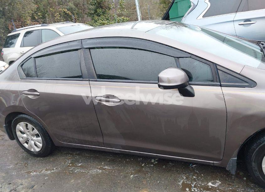 Photo 14 of 2012 Honda Civic SDN LX (VIN 2HGFB2F50CH530876)