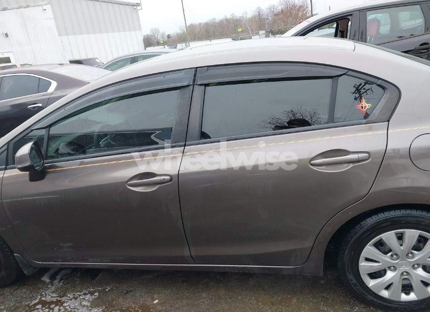 Photo 15 of 2012 Honda Civic SDN LX (VIN 2HGFB2F50CH530876)