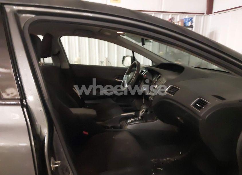 Photo 5 of 2013 Honda Civic LX (VIN 2HGFB2F50DH520768)