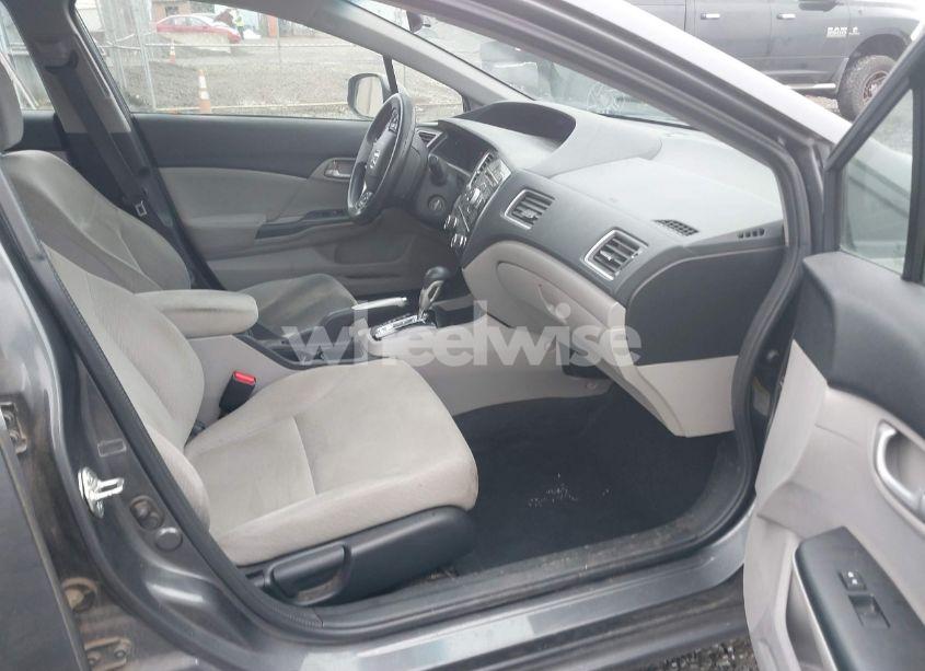 Photo 5 of 2013 Honda Civic LX (VIN 2HGFB2F50DH521127)