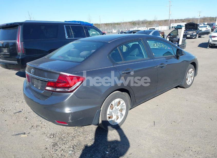 Photo 4 of 2013 Honda Civic LX (VIN 2HGFB2F50DH594580)